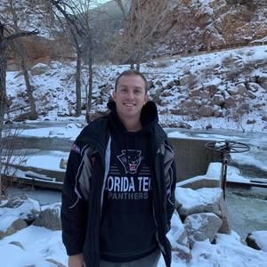 Meet your Posher, Jonathan